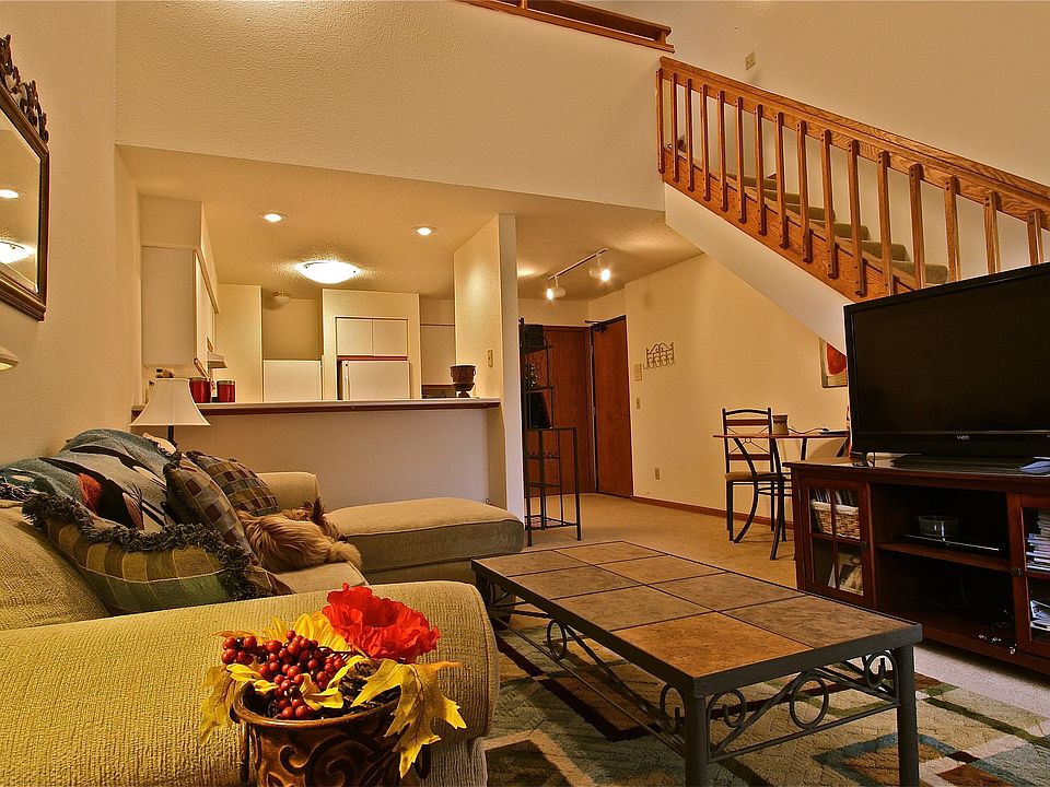 1st image of N59W24070 Clover Dr APT 245