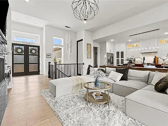 4 bed, 2789 sqft, $3,400 — Photo 2