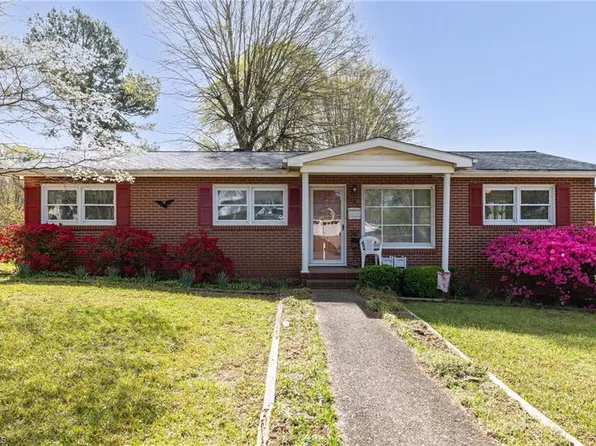 1242 Norman Dr, Eden, NC 27288