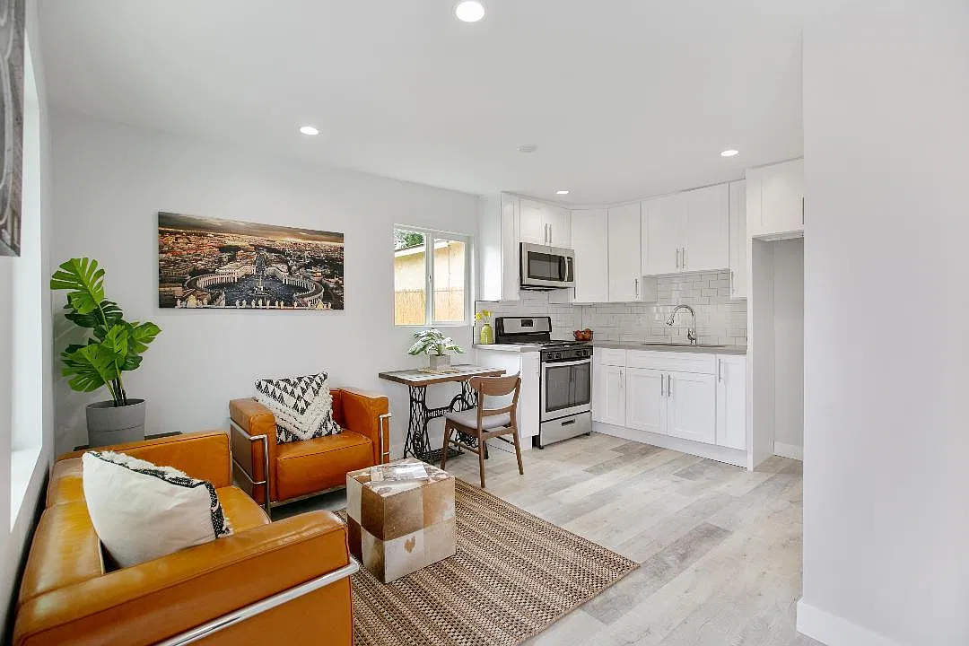 3533 El Sereno Ave — Photo 3