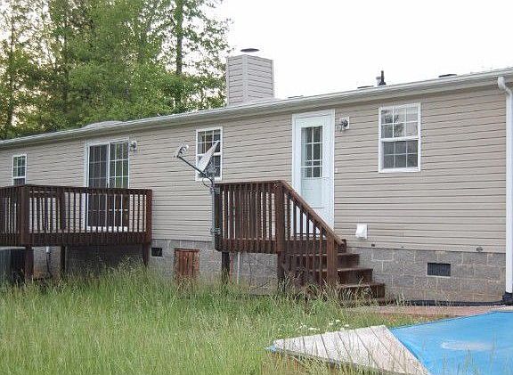 3rd image of 115 Whispering Breeze Dr