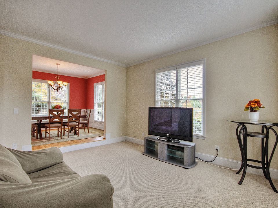 1st image of 104 Fransher Ln