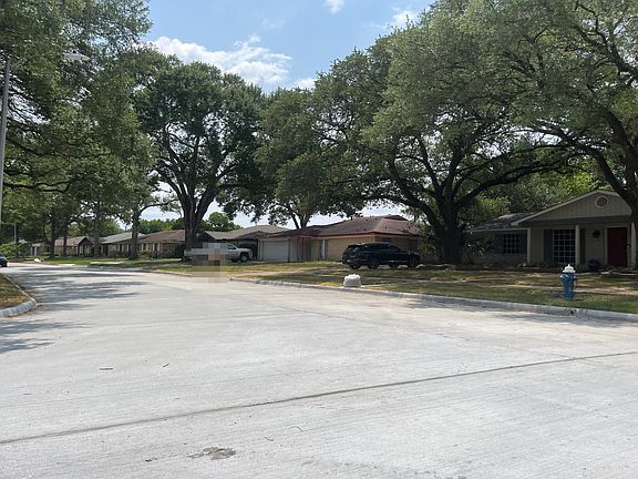 4th image of 5823 Silver Forest Dr