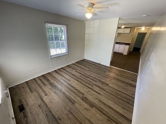 4th image of 1007 Tipton St