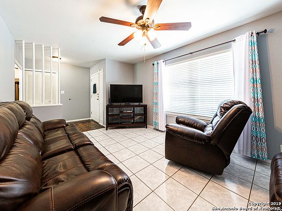 4th image of 251 Meadow Glen Dr