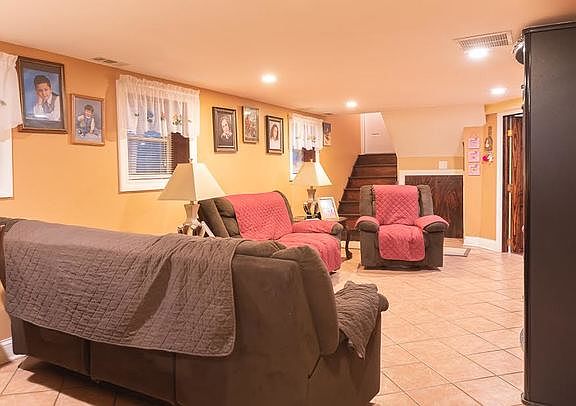 2nd image of 5643 N Talman Ave
