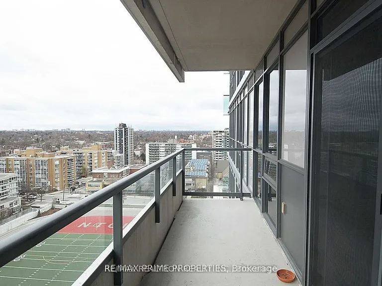 70 Roehampton Ave #1319 — Photo 13