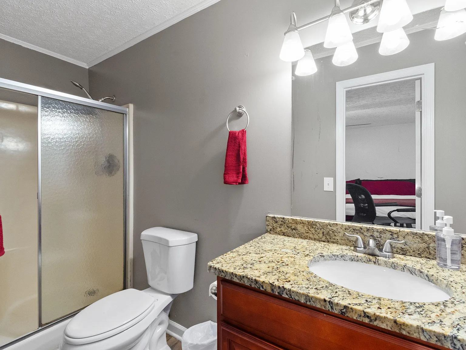4 bed, 3.0 bath, 2228 sqft, $1,230 — Photo 3