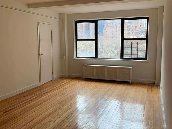 5th image of 330 E 43rd St #908