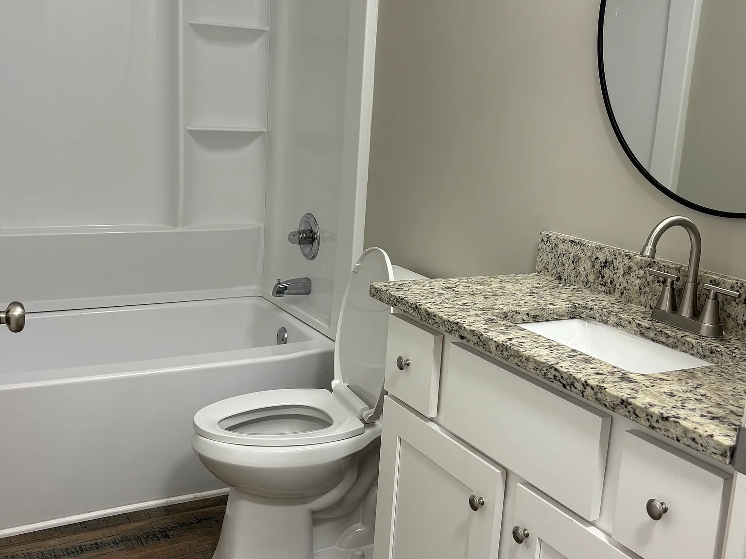 2 bed, 1000 sqft, $1,195 — Photo 3
