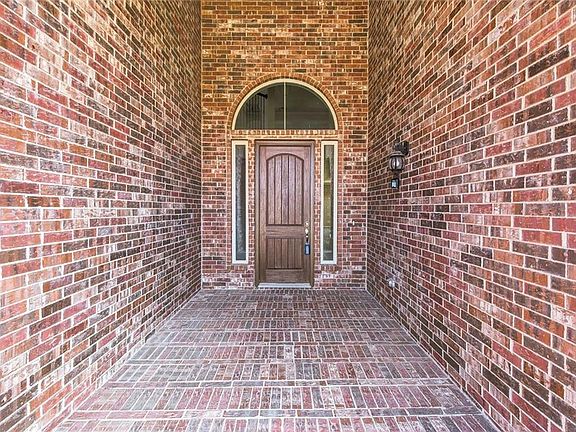4th image of 2967 Mere Ln
