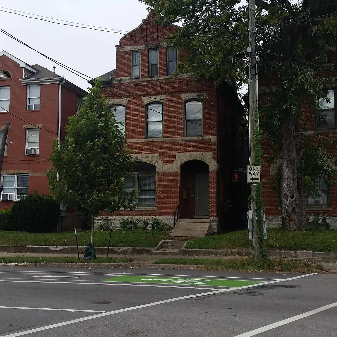 2 bed, 700 sqft, $900 — Photo 1