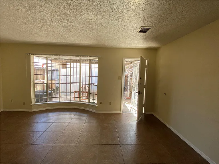 8470 Leawood Blvd — Photo 6