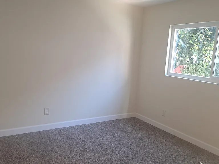 111 E Hammel St — Photo 13