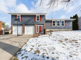 4463 Foresthill Rd, Stow, OH 44224
