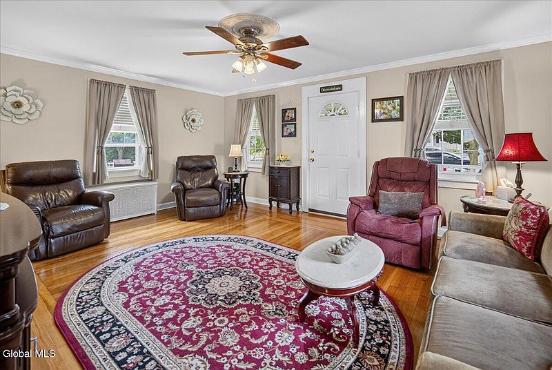 3rd image of 2047 Cedarlawn Avenue