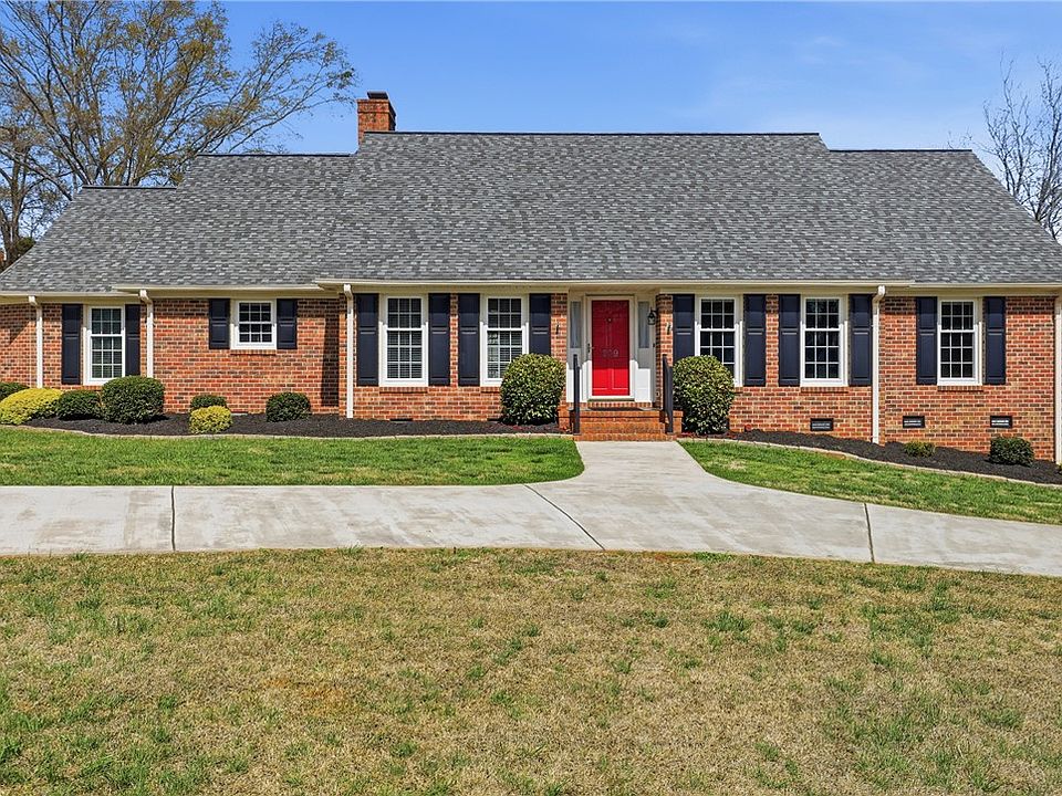 1st image of 209 Devon Way