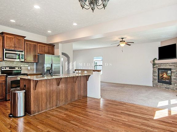 4th image of 21331 Blackstone Cir