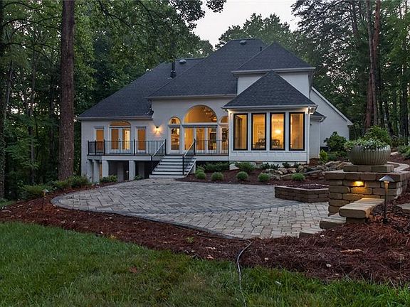 4th image of 605 Oak Valley Blvd