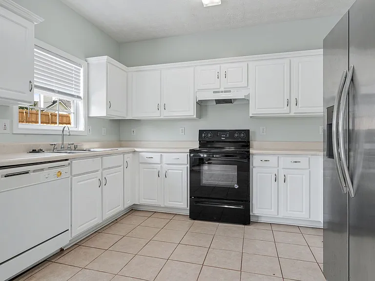 290 Clairidge Ln — Photo 10