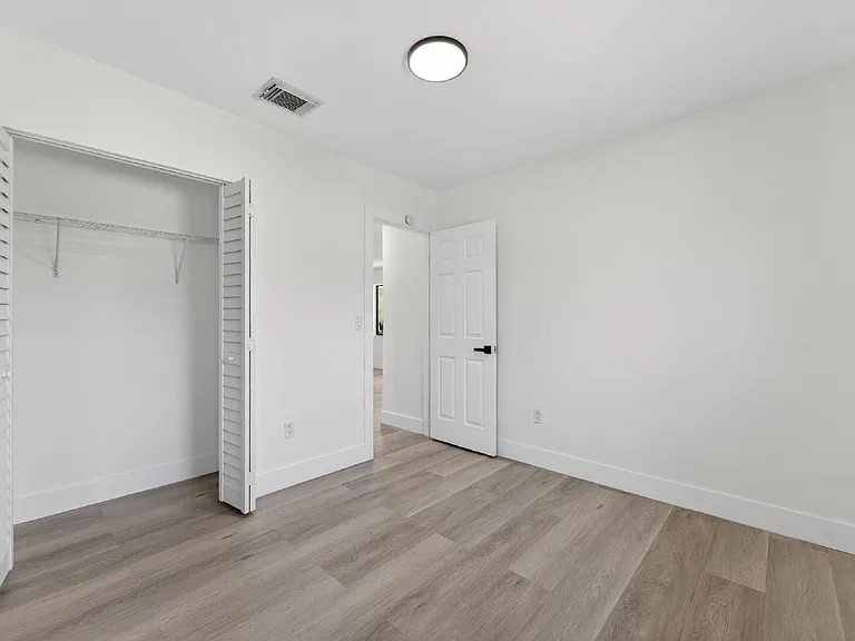 37 NW 59th St #7 — Photo 16
