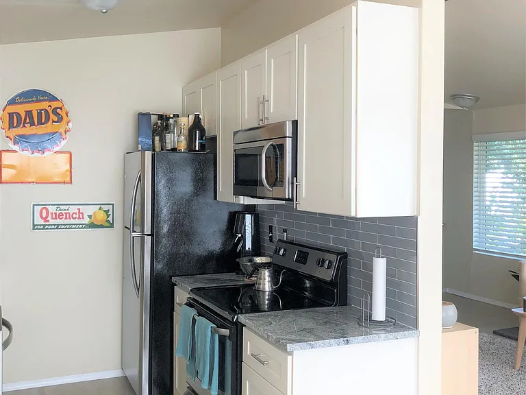 6515 35th Ave NE #202 — Photo 8