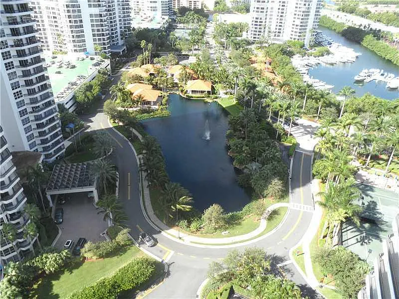 2 bed, 1100 sqft, $3,400 — Photo 4