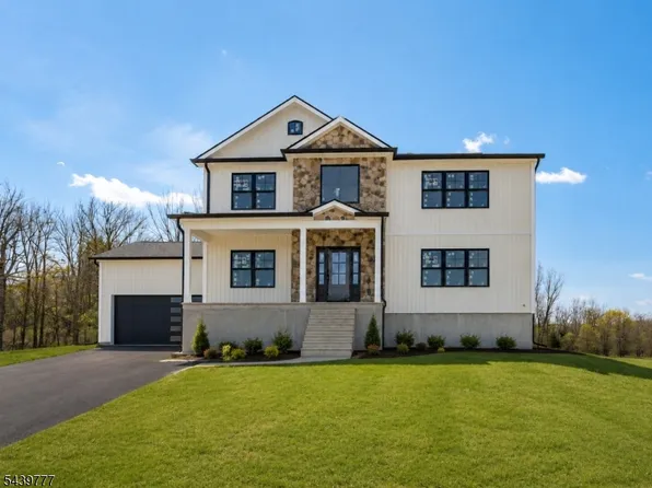 9 Emerald Dr, Hardyston Twp., NJ 07419