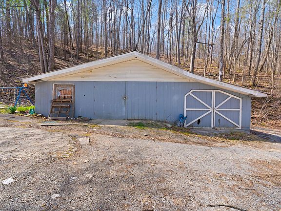 4th image of 1197 Beans Fork Rd