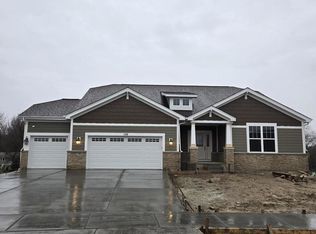 156 Cranbrook Ln, Hawthorn Woods, IL 60047