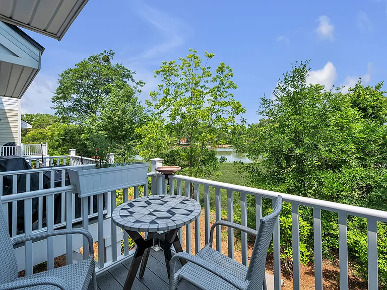 589 Westport St — Photo 43