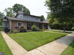 1658 Dauphin Ave, Wyomissing, PA 19610