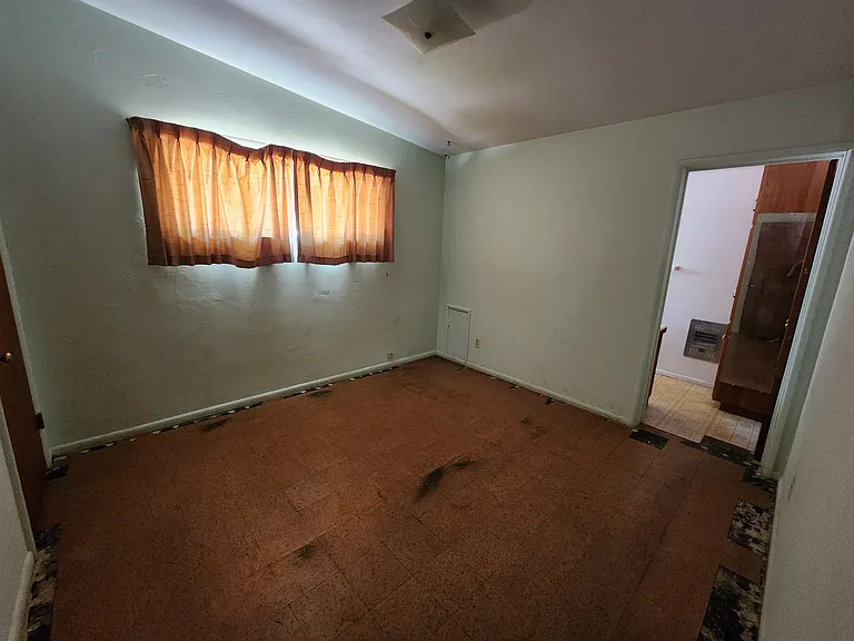525 S Rosemont Ave — Photo 9