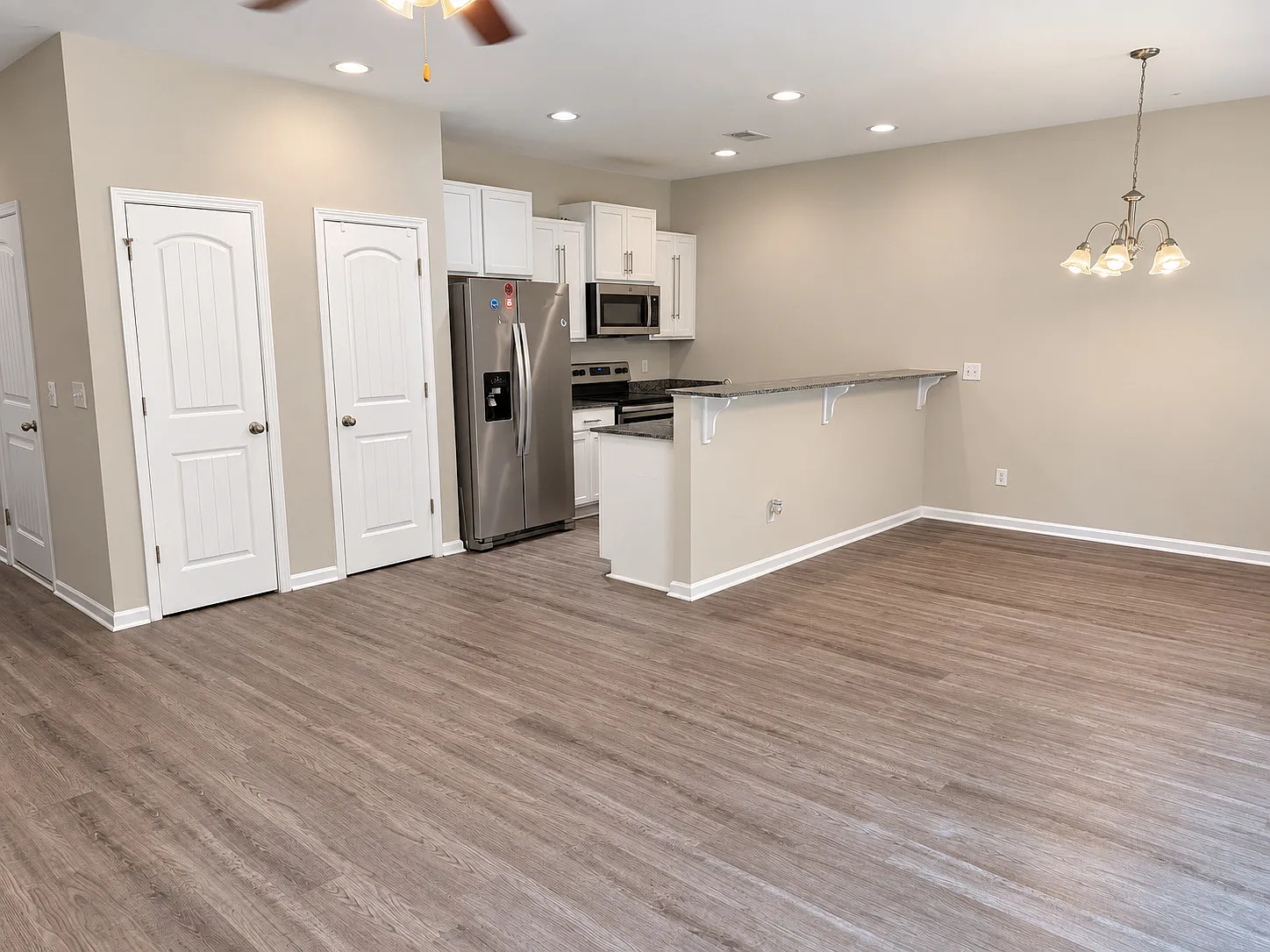 3 bed, 3.5 bath, 1600 sqft, $1,795 — Photo 2