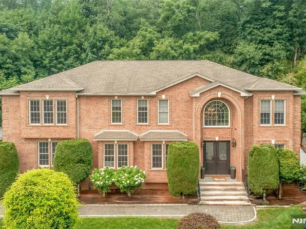 38 Glenwood Ave, Demarest, NJ 07627