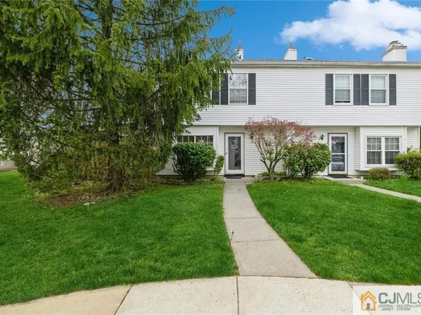 794 Darlington Dr, Old Bridge, NJ 08857