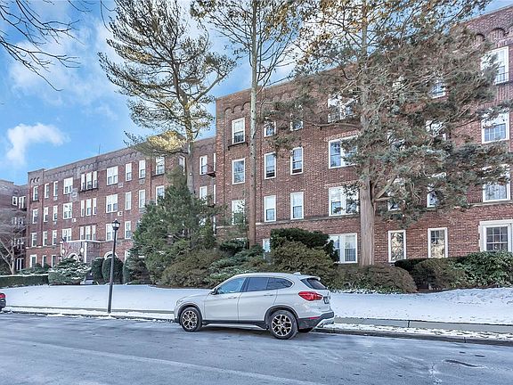 2nd image of 12 Hamilton Pl APT C3