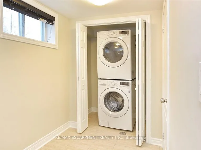 25 Endfield Ave #2 — Photo 6