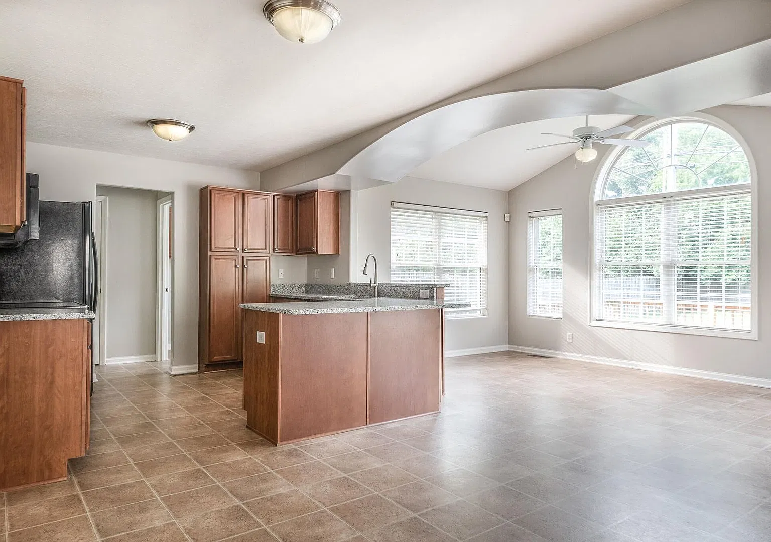 3 Bedroom 3.5 Baths — Photo 4