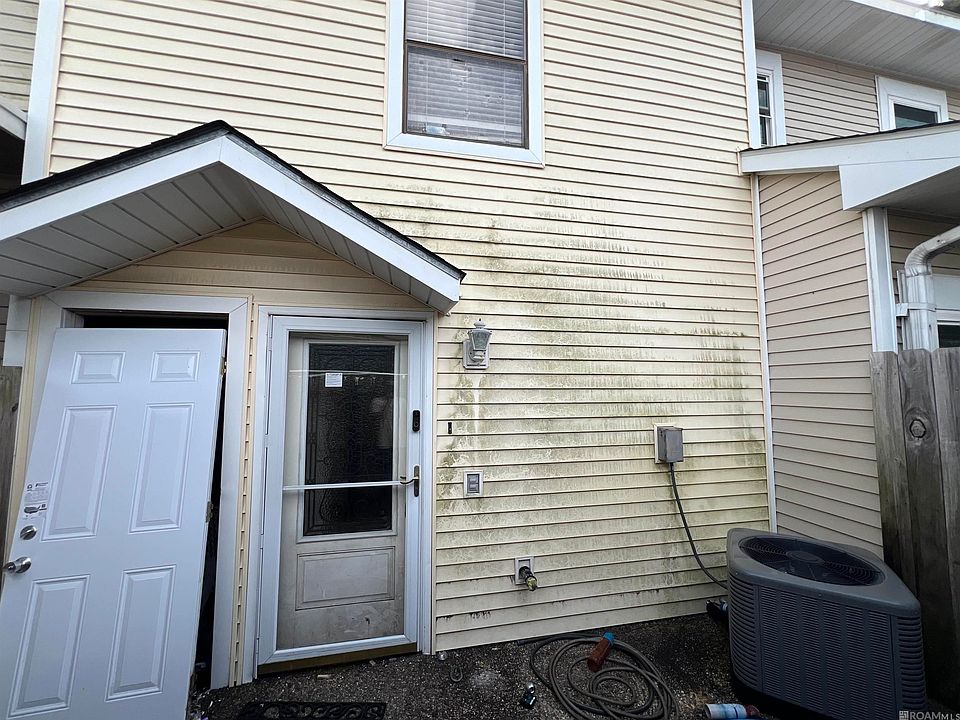 1st image of 4198 Jefferson Woods Dr