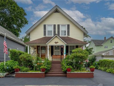 352 Glenwood Ave, Pawtucket, RI, 02860