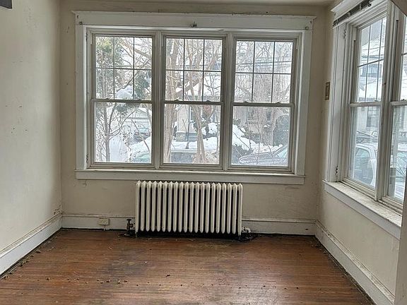 2nd image of 142 Arnold Rd