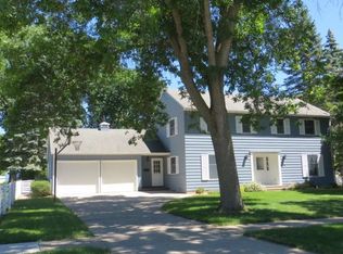 215 16th Ave S, Brookings, SD 57006