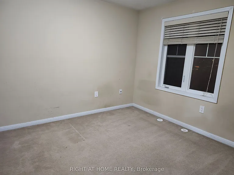 786 Bolingbroke Dr — Photo 15
