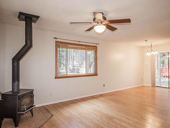 4th image of 810 Northwoods Dr W