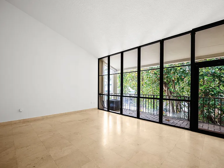 2666 Tigertail Ave #209 — Photo 9