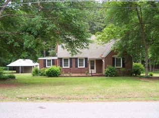 34 Ridge Rd, Amelia Court House, VA 23824