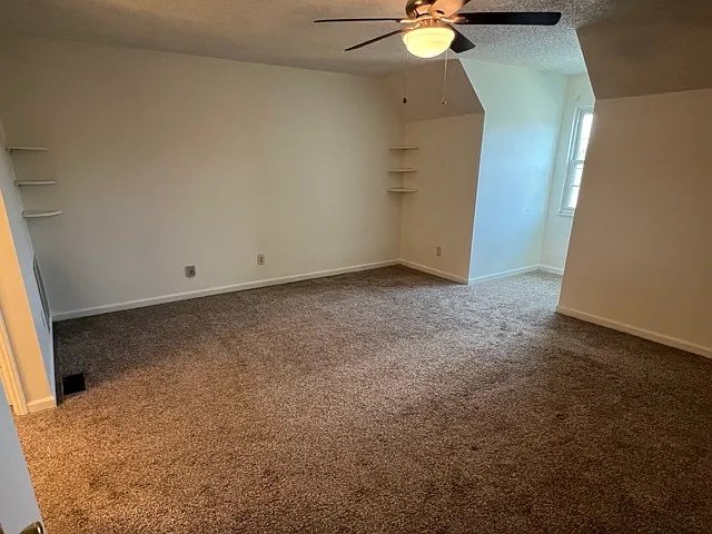 2119 Silverbrook Dr — Photo 14
