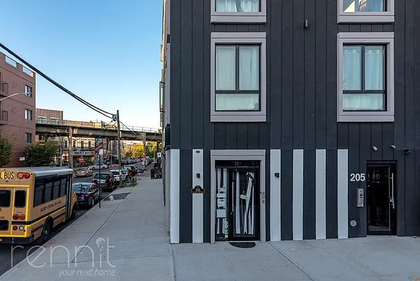 Rented by Rennit Inc. | media 33