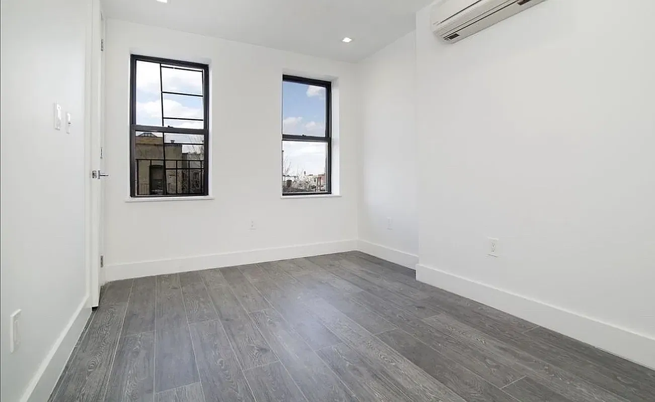 155 Greenpoint Avenue — Photo 3